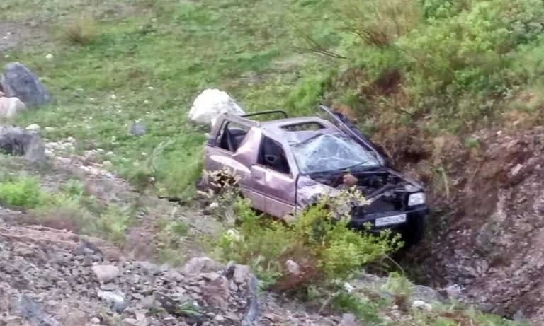 На трассе Усть-Каменогорск — Бухтарма автомобиль улетел в овраг. Есть пострадавшие