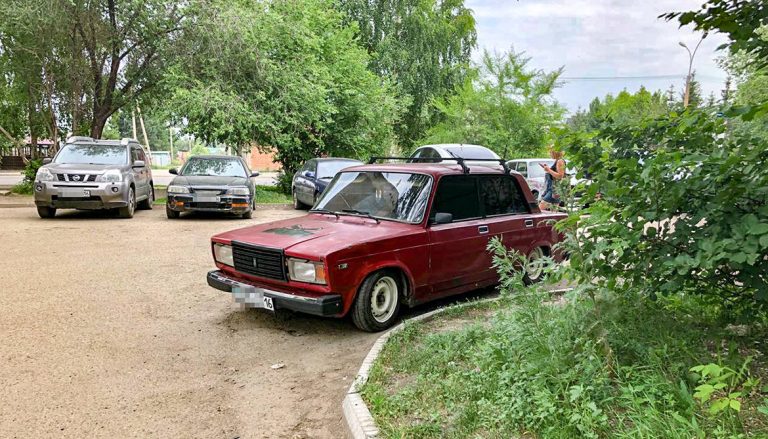 Тонировка передних стекол запрещена. Но не всех это останавливает