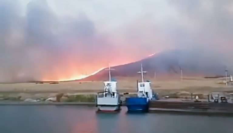 В Курчумском районе и в Семее огнеборцы ведут борьбу со степными пожарами