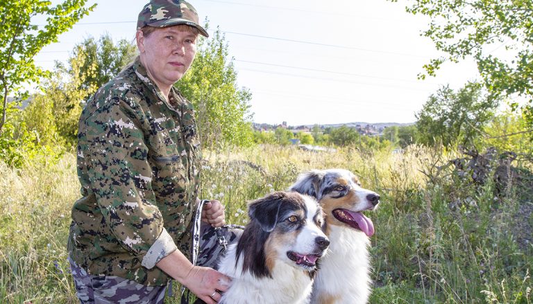 Для поиска людей под завалами и в лавинах собаки оказываются лучше самой современной техники