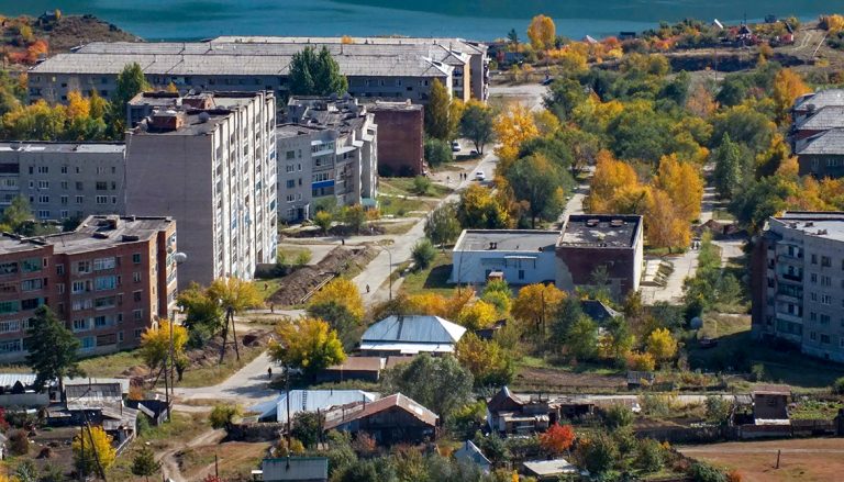 Можно ли переквалифицировать малые города в села? Плюсы и минусы предложения депутатов