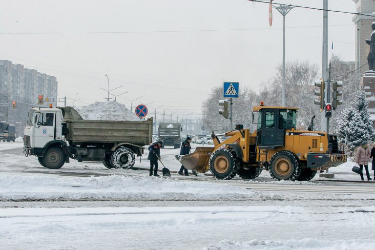 Будут ли этой зимой убирать снег с улиц Усть-Каменогорска?