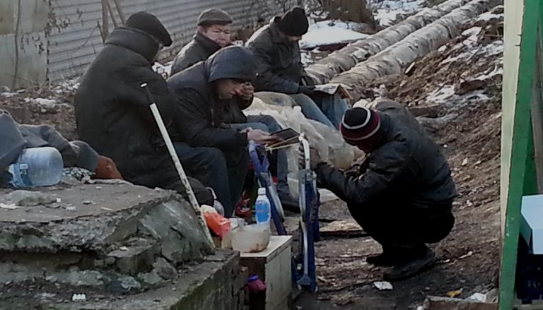 Никто не должен умирать в современном городе, замерзая. Даже бомжи