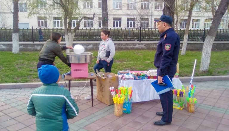 Уличная торговля в сквере на бульваре Гагарина запрещена, официальных разрешений на нее не выдавалось