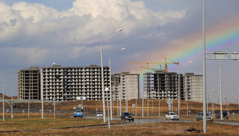 В Усть-Каменогорске продолжается подведение электросетей к 21-му жилому микрорайону