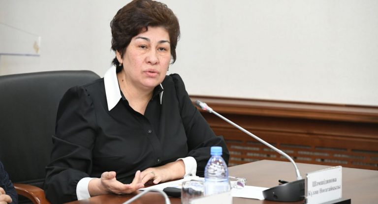 Выпускные только на территории школ и без излишеств