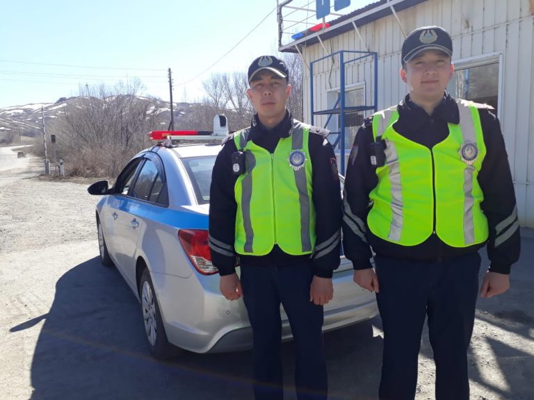Полицейские задержали автомобиль с подложными документами