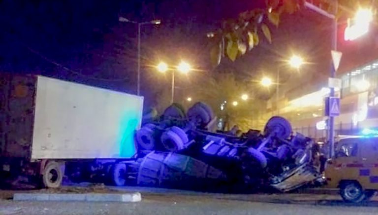 Вину за ДТП в Семее, в котором погиб водитель большегруза, возложили на водителя легковушки