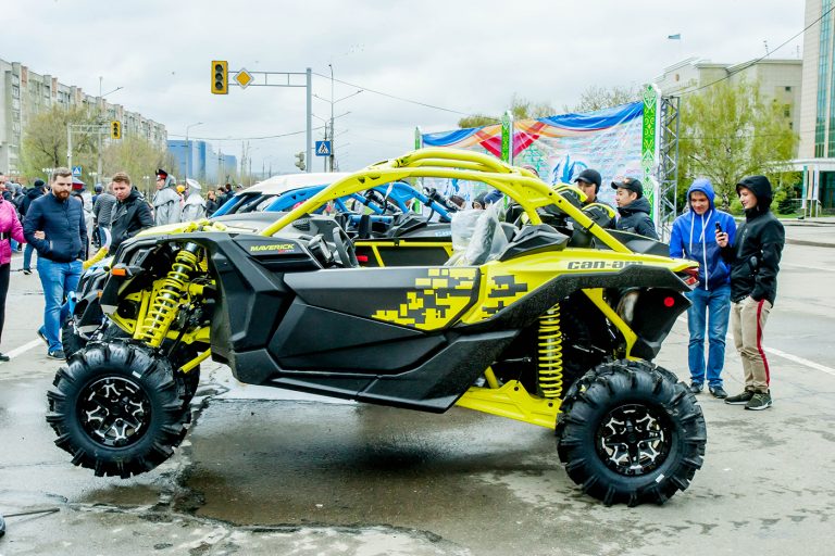 Автомобильное шоу «Автоэкзотика» традиционно прошло в Усть-Каменогорске в первомайские праздненства