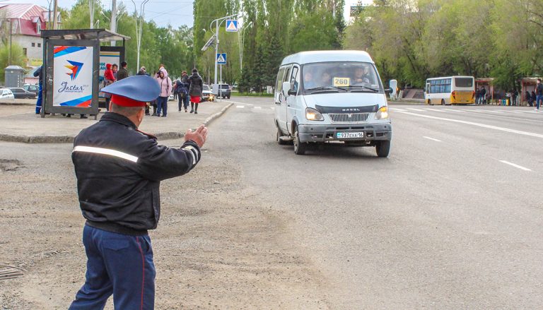 Слишком много нарушений на маршрутах городского транспорта — в Усть-Каменогорске проводится ОПМ «Автобус»