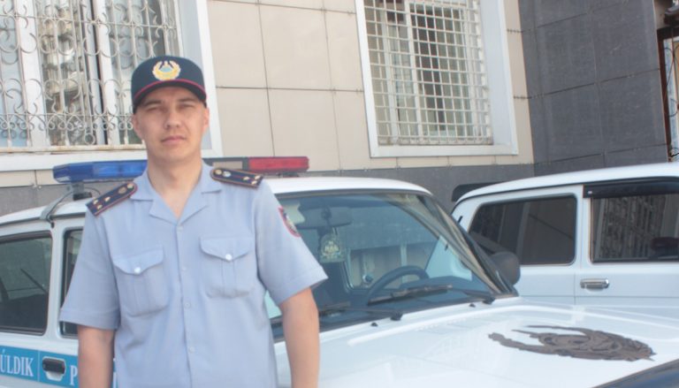 Участковый «по горячим следам» задержал «бомжа», ограбившего магазин