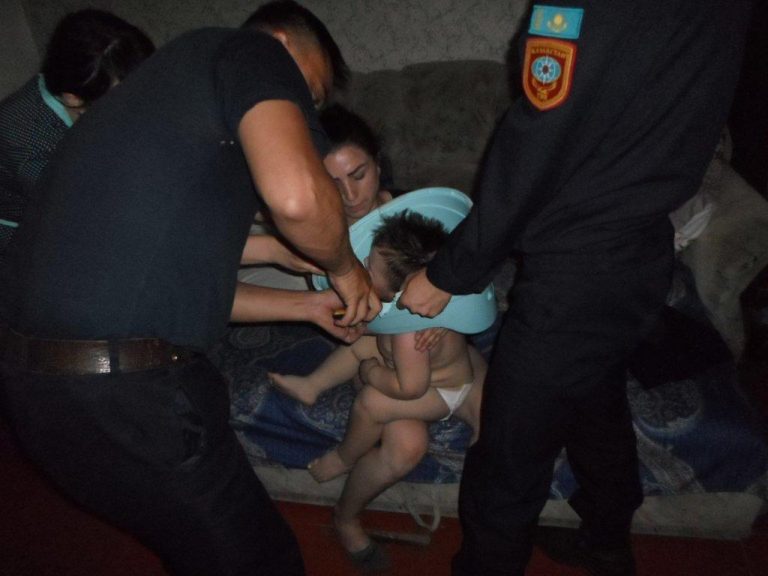 Спасение летучей мыши, горшок на голове ребенка-необычные вызовы спасателей Семея