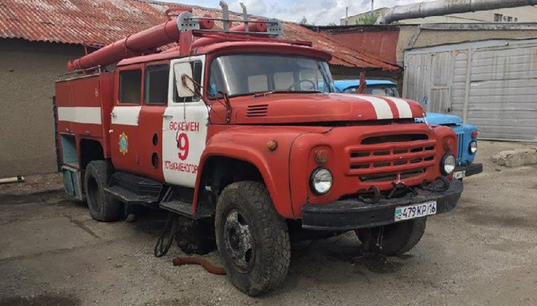 Три пожарных автомобиля, непригодных к эксплуатации, намерен реализовать Департамент по ЧС ВКО