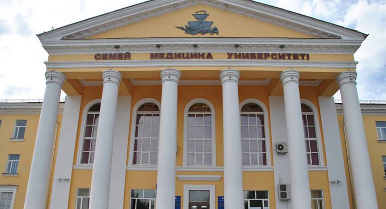 Медуниверситет в Семее утверждает, что в дипломах иностранных выпускников не было ошибок, и обращается за помощью в поисках правды в полицию, прокуратуру и КНБ