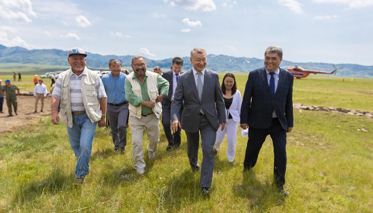 Управделами акима ВКО намерено купить дешевый автомобиль. FACTUM надеется, что для самого акима