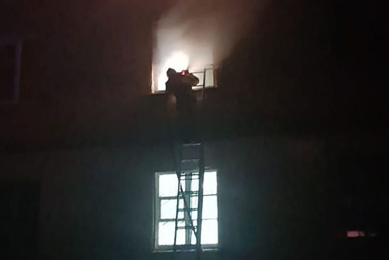 В Усть-Каменогорске при пожаре пострадал молодой человек
