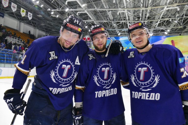 Дубль Сироткина и шайба Шина приносят «Торпедо» место в плей-офф Кубка Шёлкового пути ВХЛ