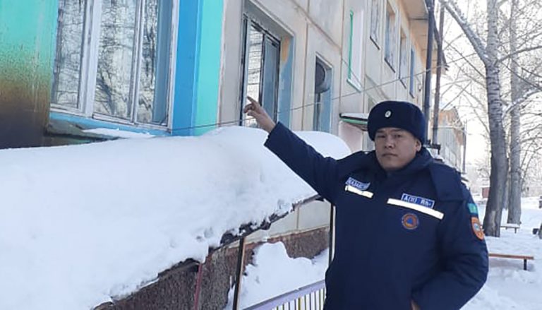 В Восточном Казахстане датчик угарного газа уберег многодетную семью от отравления