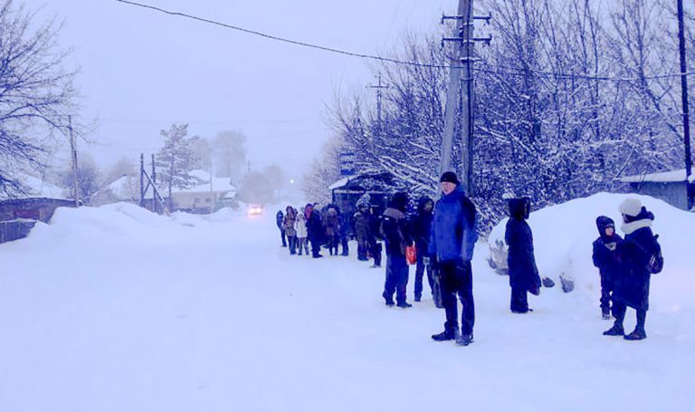 Жители Усть-Каменогорска жалуются на работу автобусов. В акимате города считают, что проблемы нет