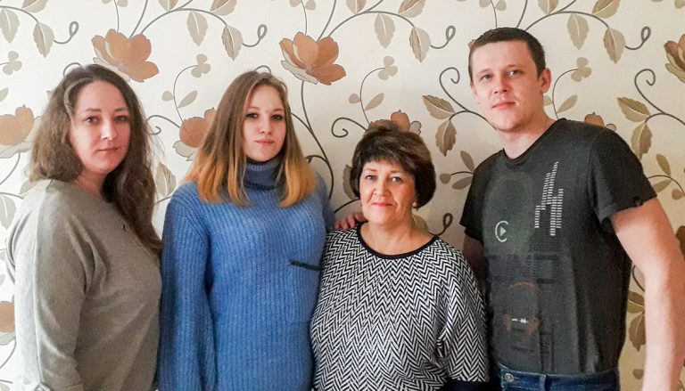 Как живет жительница Усть-Каменогорска, ставшая призером Чемпионата мира по армрестлингу в 60 лет?