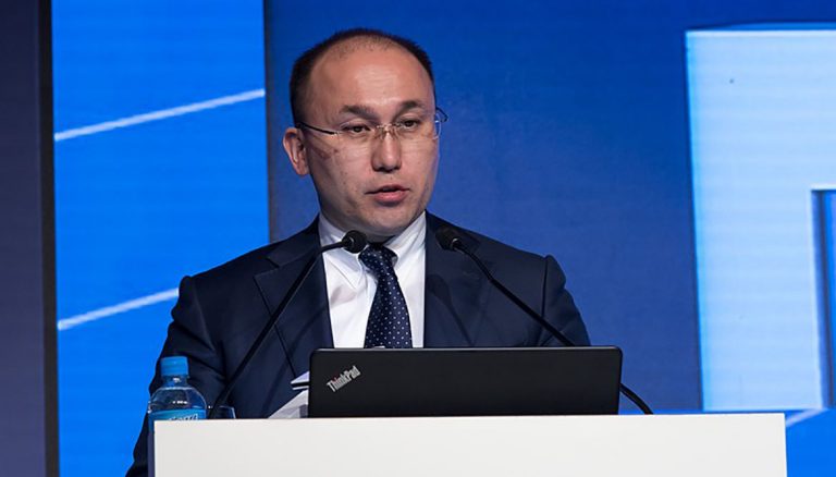 Двое казахстанцев вылечились от коронавируса