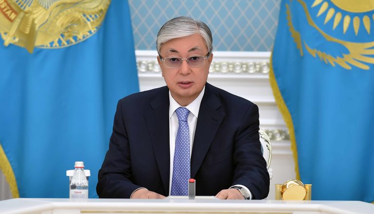 Токаев подписал указ о продлении действия ЧП