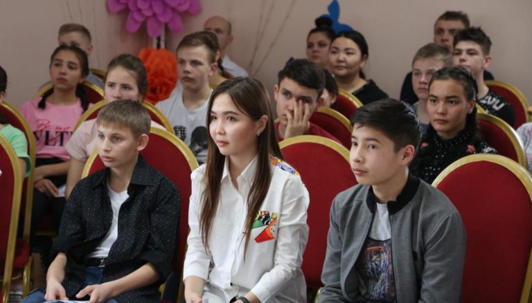 «Казцинк» поддержал детский дом «Умит» в период действия ЧП
