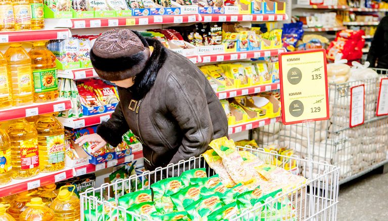 Казахстан для стабилизации цен на продукты питания в стране открывает зарубежные торговые компании