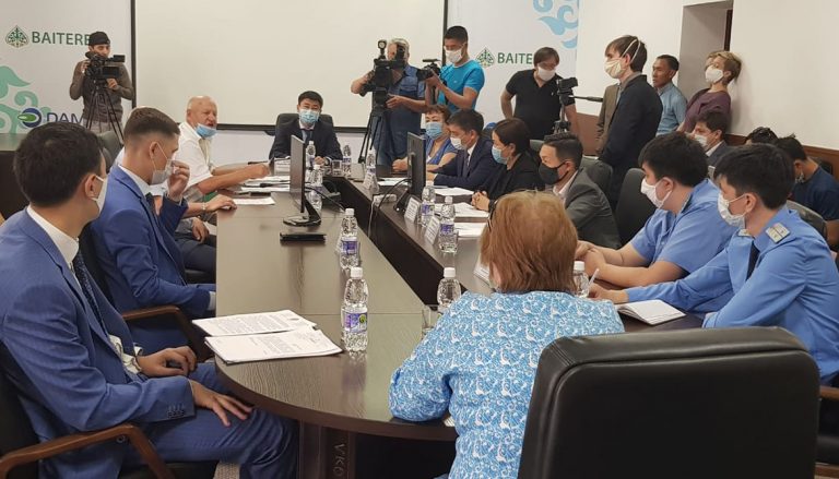 Предприниматели области обвинили власти Усть-Каменогорска в коррупции и вымогательстве взяток