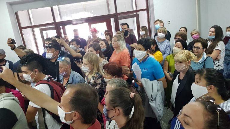 В Усть-Каменогорске прошли общественные слушания по поводу спила 63 тополей на пр.Шакарима