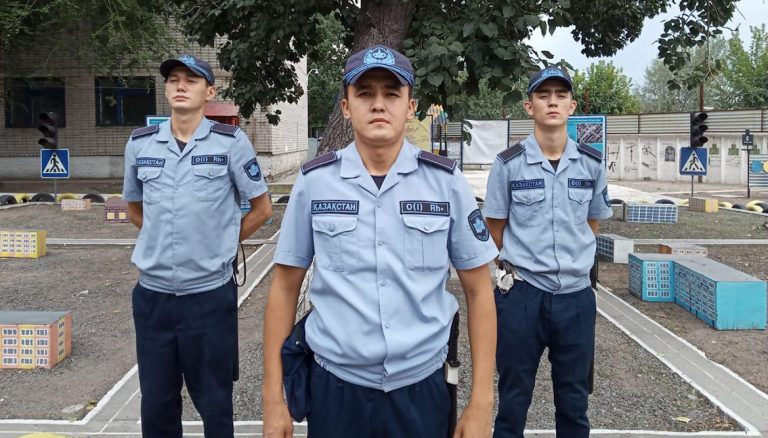 В Семее нацгвардейцы обезоружили и задержали мужчину, угрожавшего людям пистолетом