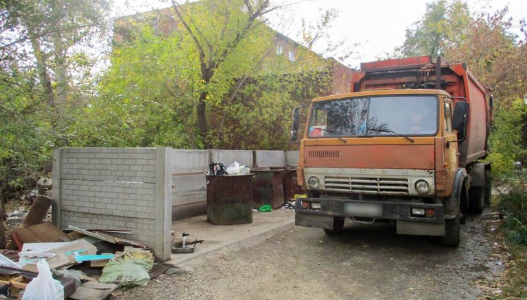 В Усть-Каменогорске задержаны подозреваемые в убийстве женщины, труп которой нашли среди мусора
