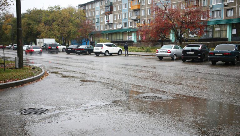 В Усть-Каменогорске может навсегда пропасть злосчастная лужа около «Ромашки», в эти дожди ее уже не было