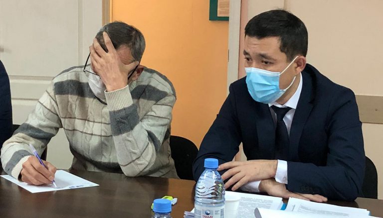 Бизнесмены пытаются пробраться через топи бюрократических болот, при всеобщей равнодушной незаинтересованности