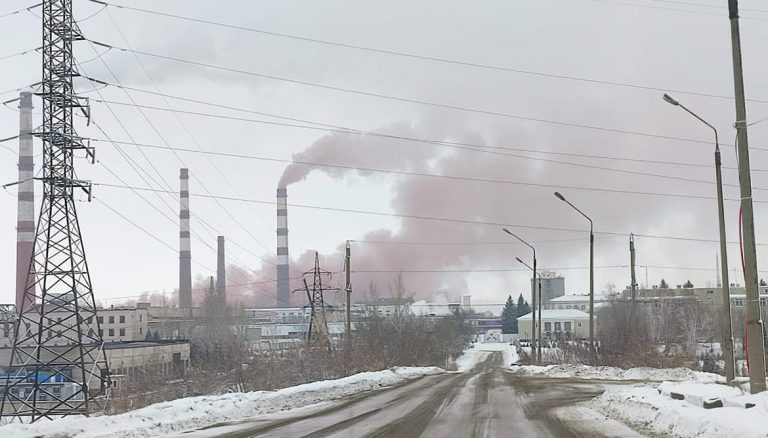 Розовый дым от УК ТМК — последствия: проведена проверка, на предприятие наложены штрафы