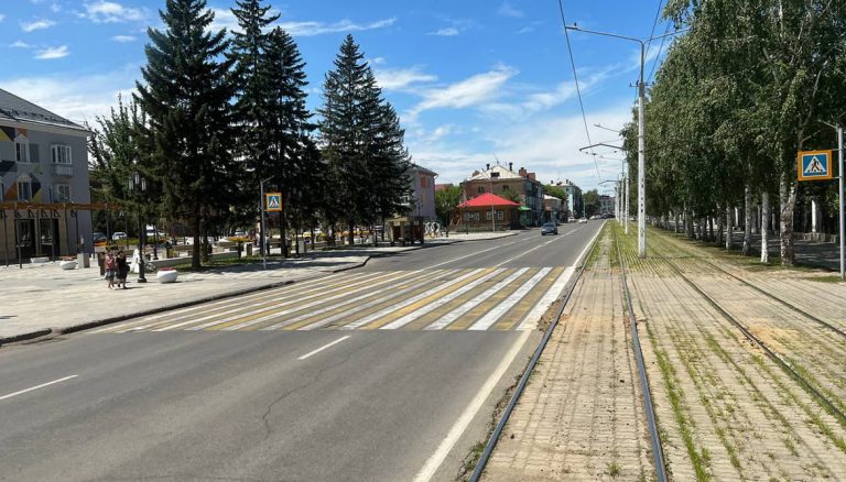В Усть-Каменогорске вырубят ещё 60 деревьев